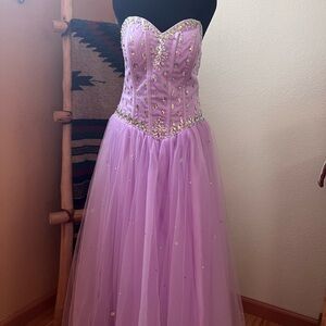Elegant Lavender Strapless Prom Dress